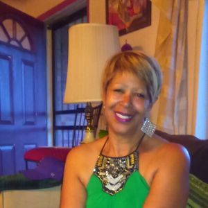Meet your Posher, Adrienne